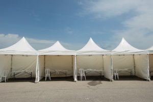 เต็นท์ขายของ 3x3 เป็นขนาดยอดนิยมสำหรับการออกบูธกลางแจ้ง